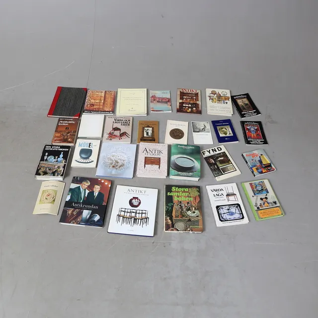 LITTERATUR, bl.a. Porslinsmärken, möbler och smycken.