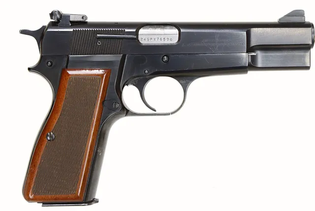 PISTOL, Halvautomatisk, fabrikat FN/Browning, modell Hi-Power, kaliber 9x19, tillv.nr 245PX76598, se-nr begagnad.