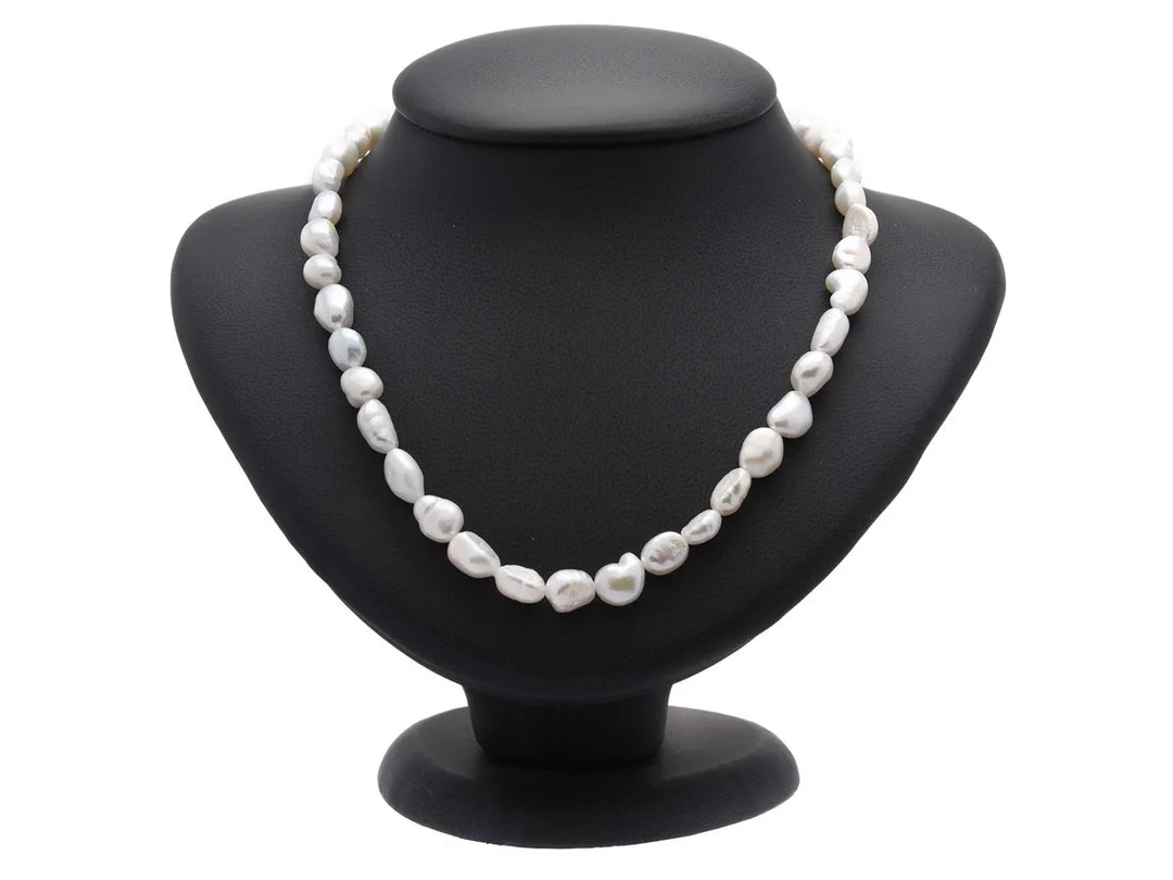 PÄRLCOLLIER, barocka odlade sötvattenspärlor, längd 71 cm. — Smycken/Pärlcollier — Kaplans
