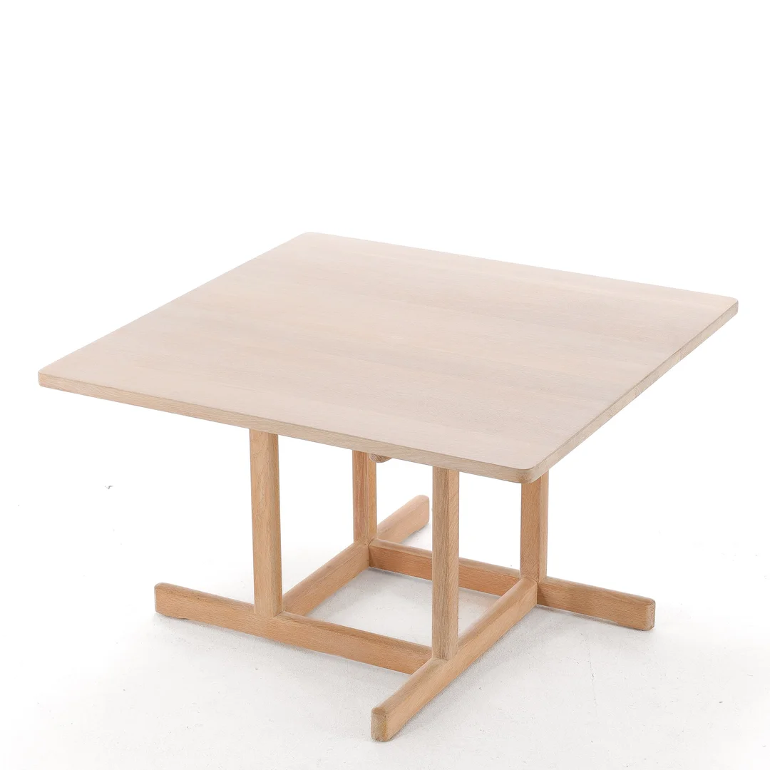 Børge Mogensen. Coffee table, model 5271, made of oak — Furniture/Coffee tables, occasional tables — Lauritz