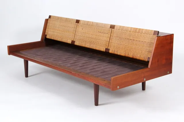 Hans J. Wegner. Daybed, teak / mesh, model GE-258