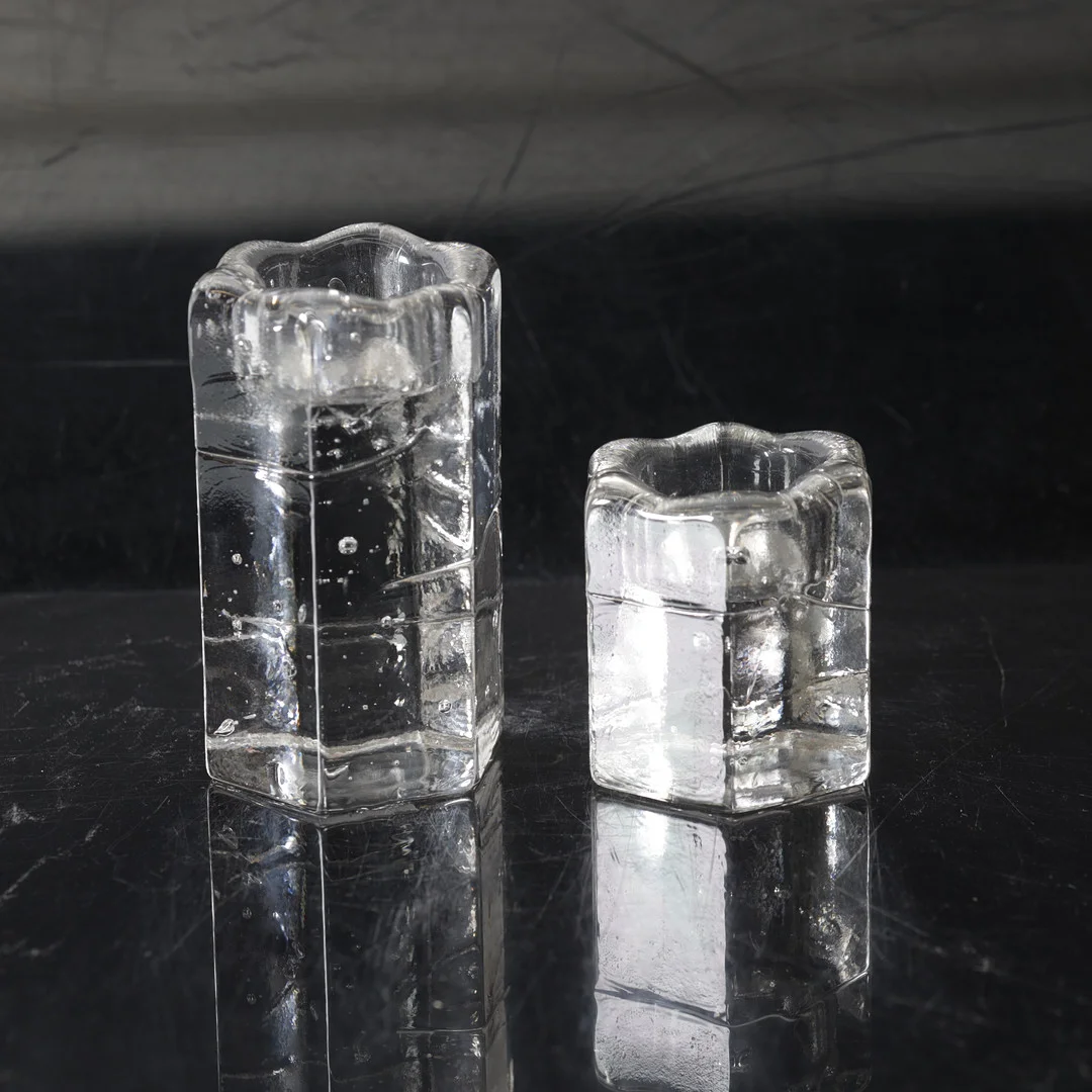 TIMO SARPANEVA. Ljusstakar, ett par, glas, "Arkipelago", Iittala. — Candlesticks — Gomér & Andersson Nyköping