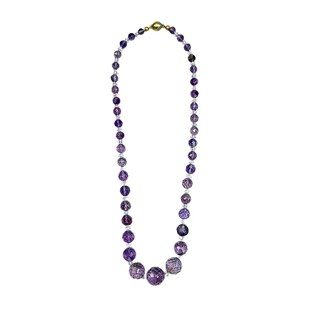 VIOLETTE PERLENKETTE MIT MAGNETVERSCHLUSS AUS 925ER SILBER.