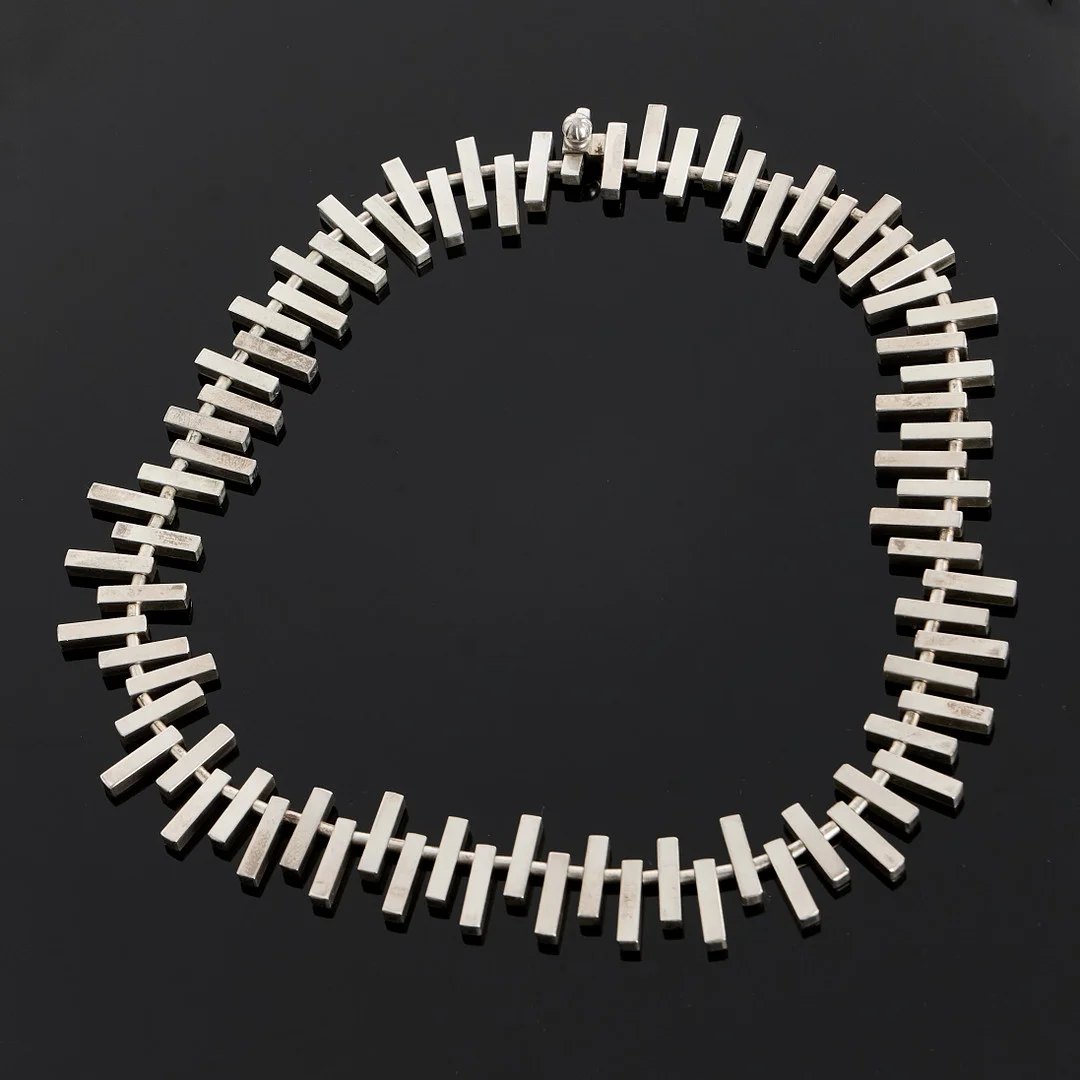 BENT KNUDSEN. Collier, sterlingsilver, Danmark, 1960-tal. — Necklace — Crafoord Auktioner Stockholm