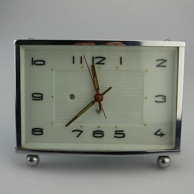 VINTAGE TISCHUHR.