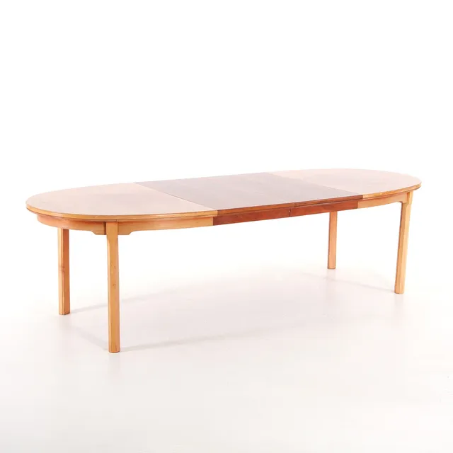 MATBORD MED 2 ILÄGGSSKIVOR, 265 cm lång, 1900-talets senare del.