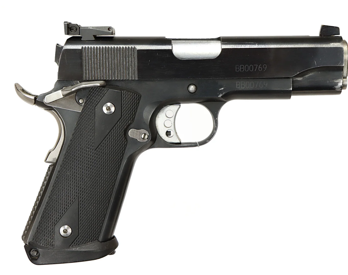 PISTOL, Halvautomatisk, fabrikat Norinco, modell 1911 A1 Compact, kaliber .45 ACP, tillv.nr BB00769, se-nr SE2314217. — Pistols — Walter Borg