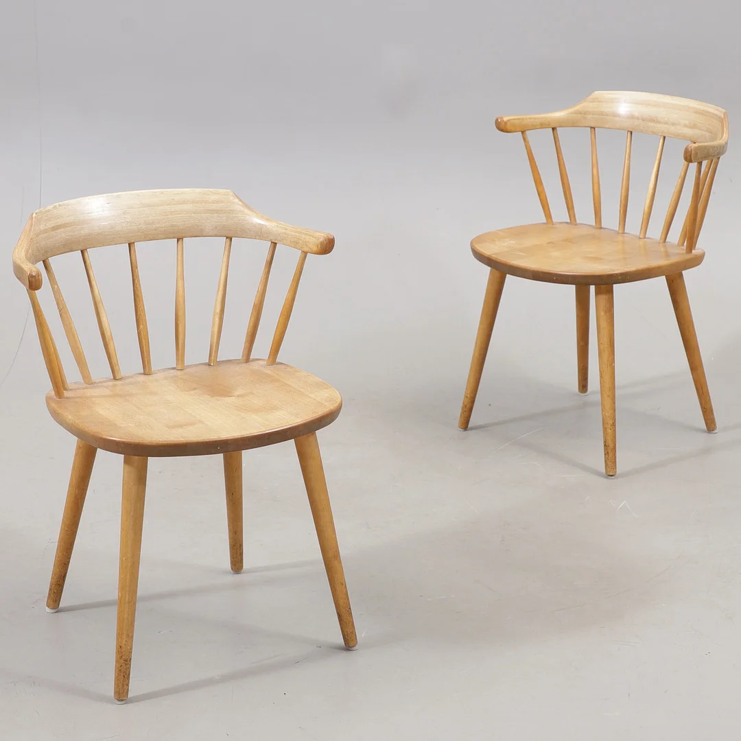 YNGVE EKSTRÖM. "Småland", karmstolar, 1 par, björk, 1900-talets andra hälft. — Armchairs & Chairs — Växjö Auktionskammare