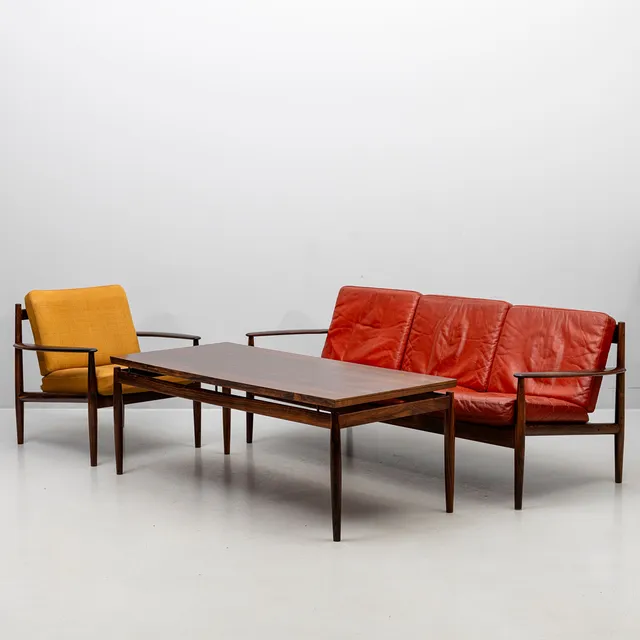 GRETE JALK. Soffgrupp, 3 delar, jakaranda, läder, textil, brickmärkta, France & Son, Danmark, 1960-tal.