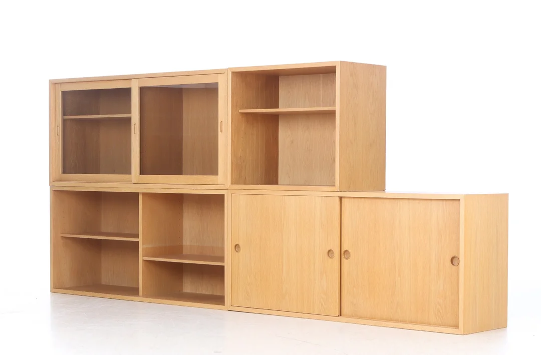 Børge Mogensen. Three sideboards, and shelving module. Øresund series (4+4) — Furniture/Cabinets, chests of drawers — Lauritz