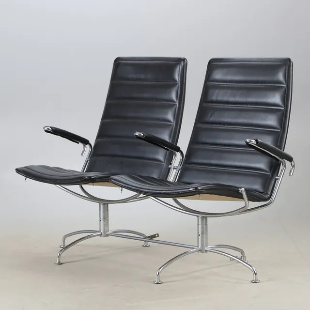 JENS AMUNDSEN. Soffa, "SAS Chair Series", svart skinn med metallunderede, Fritz Hansen, Danmark, 1989.