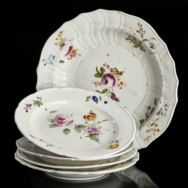 SKÅLFAT, 5 st, porslin, Wiener Porzellanmanufaktur, Österrike, 1700-talets andra hälft. Rokoko.