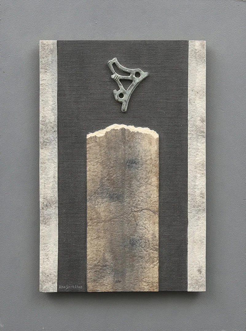 UNO SVENSSON. "Människa/Objekt", collage, signerad. — Paintings — Garpenhus Auktioner