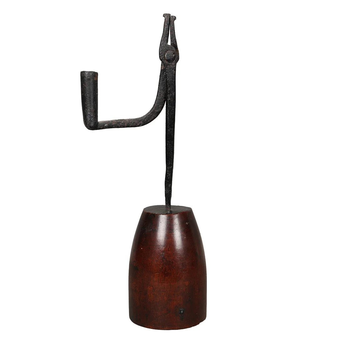 AN 18TH CENTURY WROUGHT IRON RUSH LIGHT. — Other lighting — Bishop & Miller