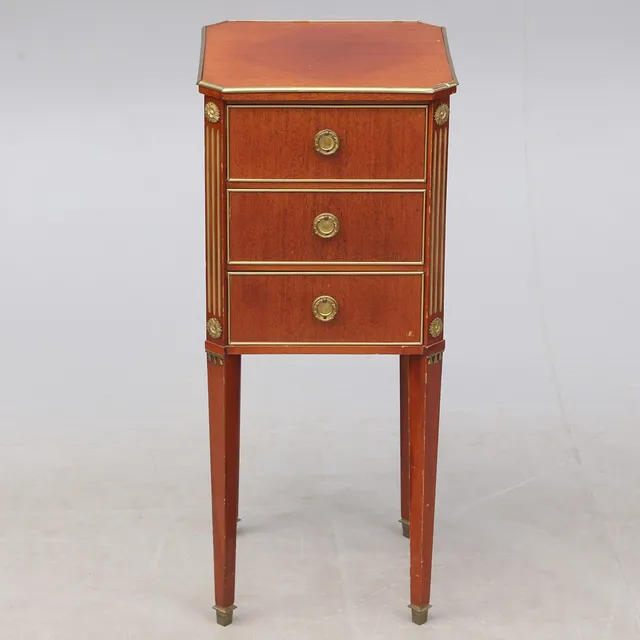 BYRÅ, mahogny, gustaviansk stil, 1900-tal.