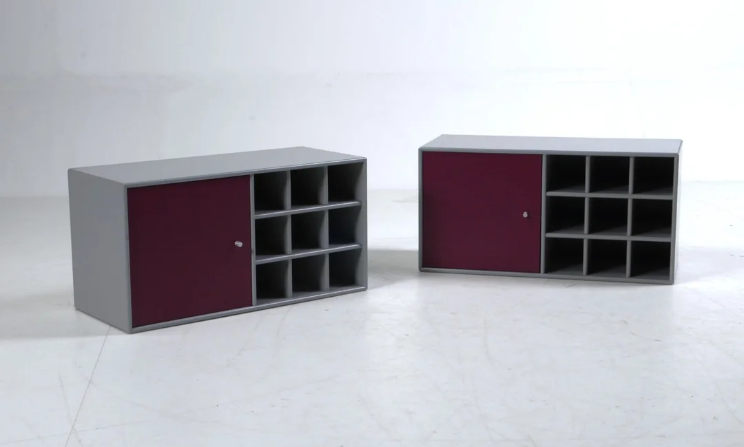 Peter J. Lassen. A pair of Montana modules with wine division (2) — Furniture/Cabinets, chests of drawers — Lauritz