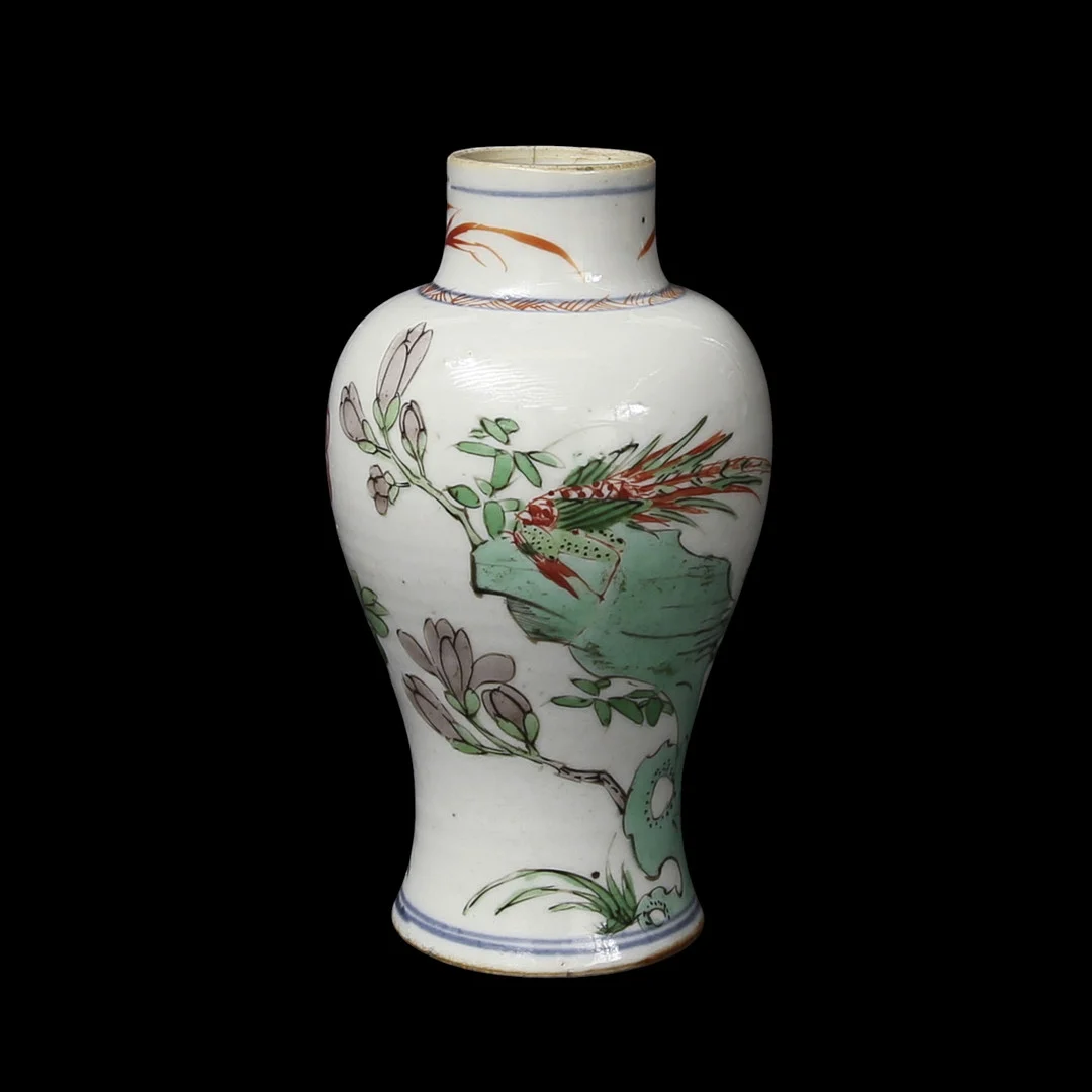 VAS, porslin, emaljfärgsmåleri, Famille Verte. Kina, Kangxi (1662-1722). — Oriental — Limhamns Auktionsbyrå