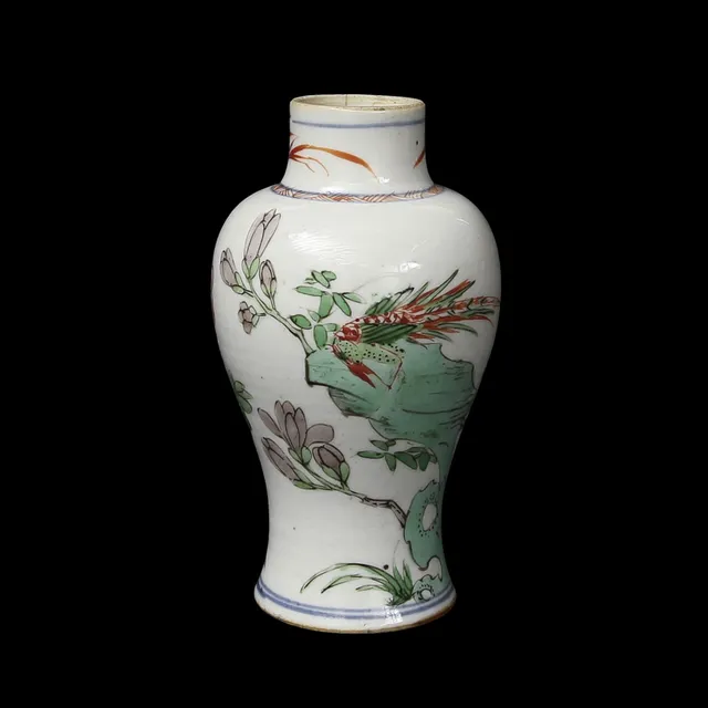 VAS, porslin, emaljfärgsmåleri, Famille Verte. Kina, Kangxi (1662-1722).