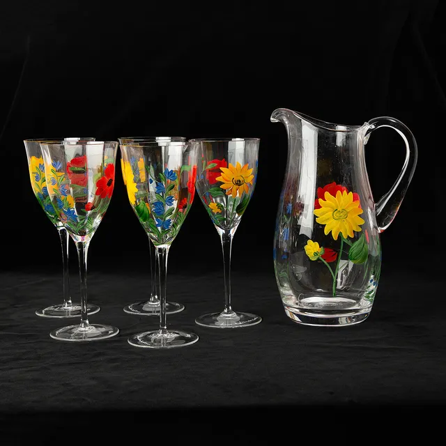 LENA LINDERHOLM. Rödvinsglas, 6 st, karaff, handmålad dekor av blommor, signerade.