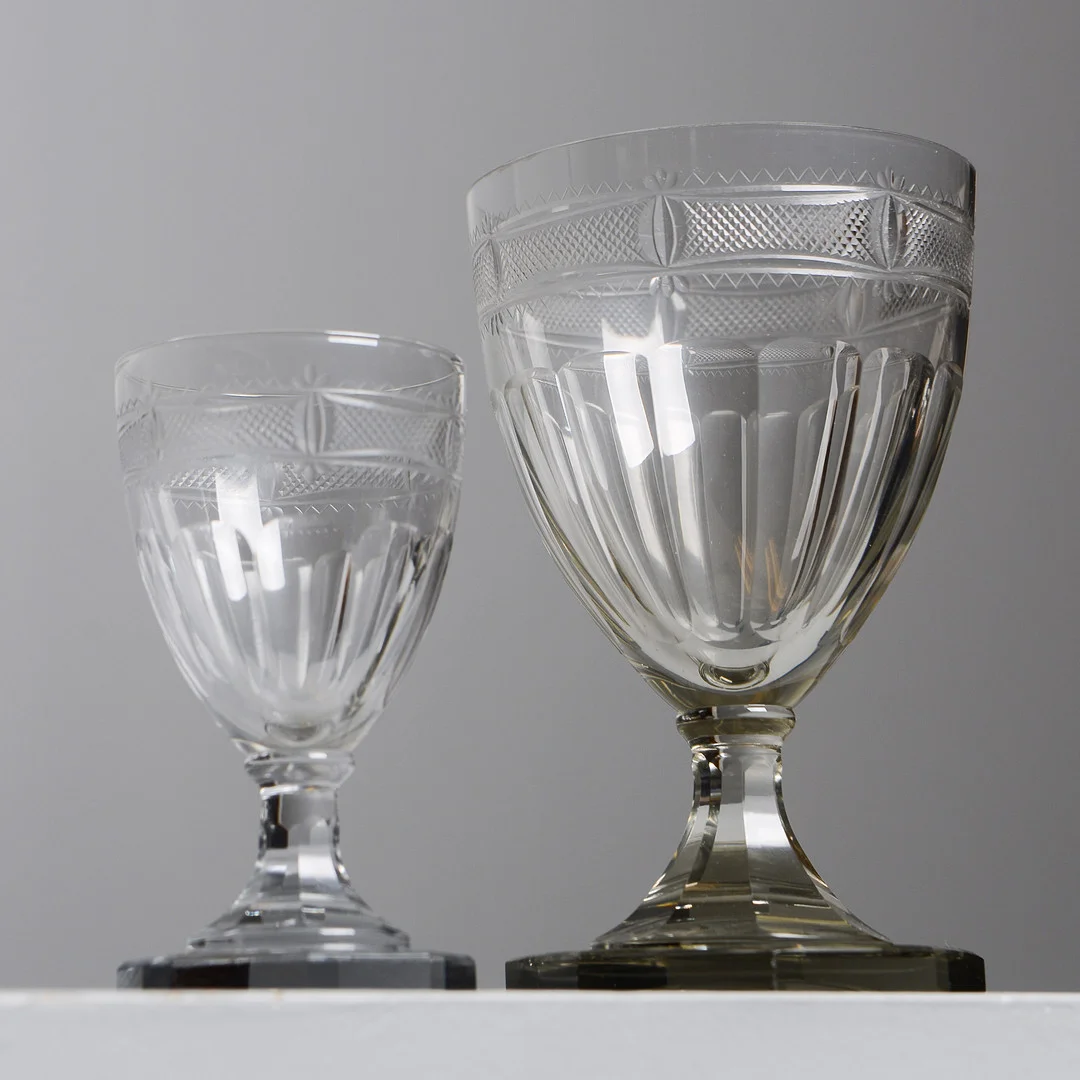 GERDA STRÖMBERG. Rödvinglas & dessertvinsglas, 12 delar, "Hörningsholm", Strömbergshyttan, 1930/40-tal. — Utility glass — Formstad Auktioner