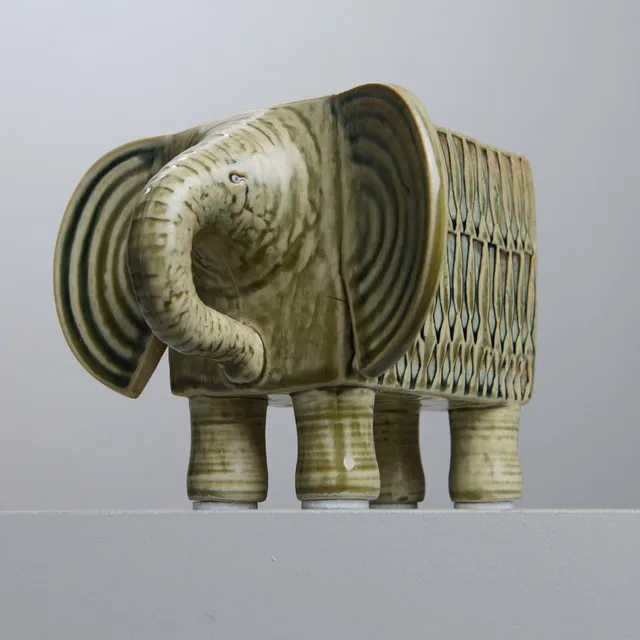 LISA LARSON. Elefant ur serien Afrika, Gustavsberg, 1965-70.