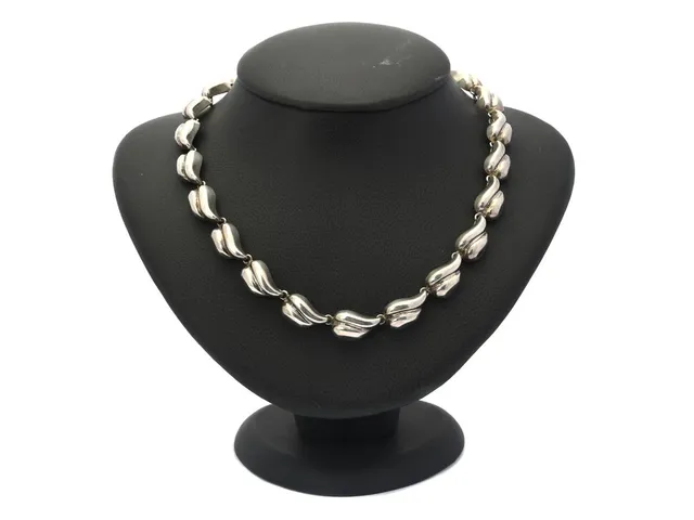 COLLIER, sterlingsilver, längd 42 cm, vikt 36,1 g.