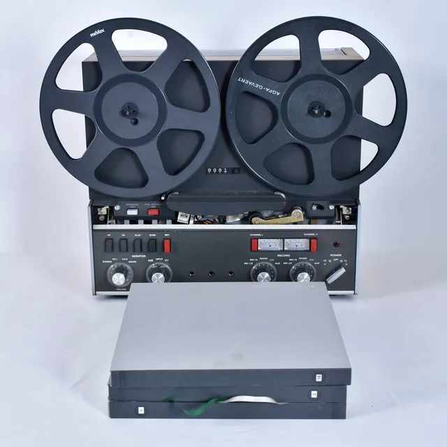 REVOX A77 Rullbandspelare med band.