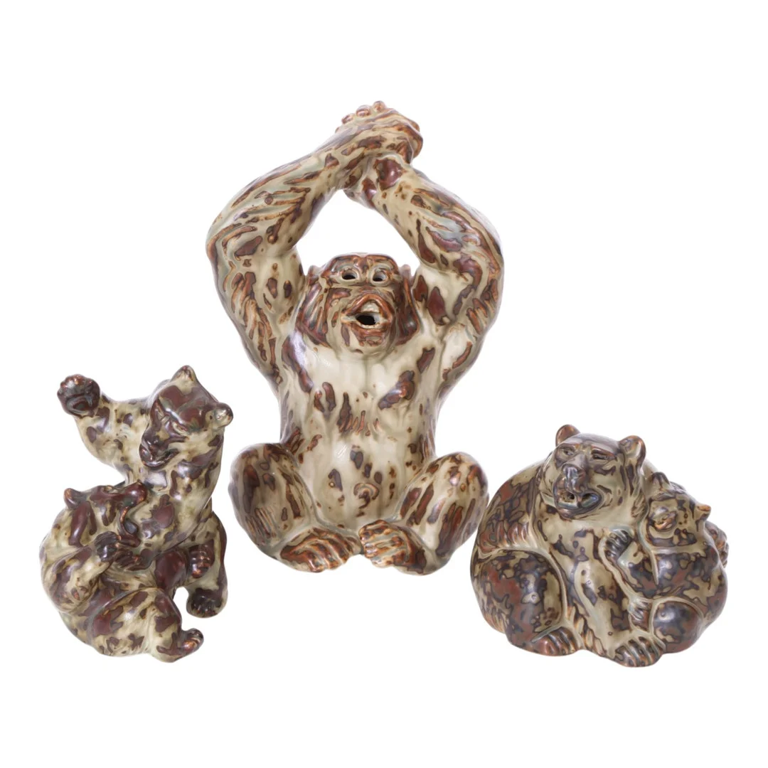 KNUD KYHN. Royal Copenhagen. Tre figurer af stentøj (3). — European — Bidstrup Auktioner