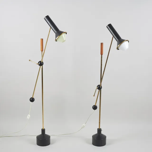 TAPIO WIRKKALA. GOLVLAMPOR, 2 st. K10-47, Idman Ab, 1960-tal. Modellen formgiven 1960.