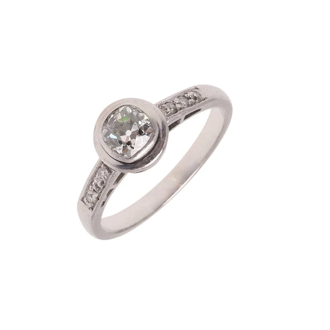 A DIAMOND SOLITAIRE RING. — Rings — Lawrences Auctioneers