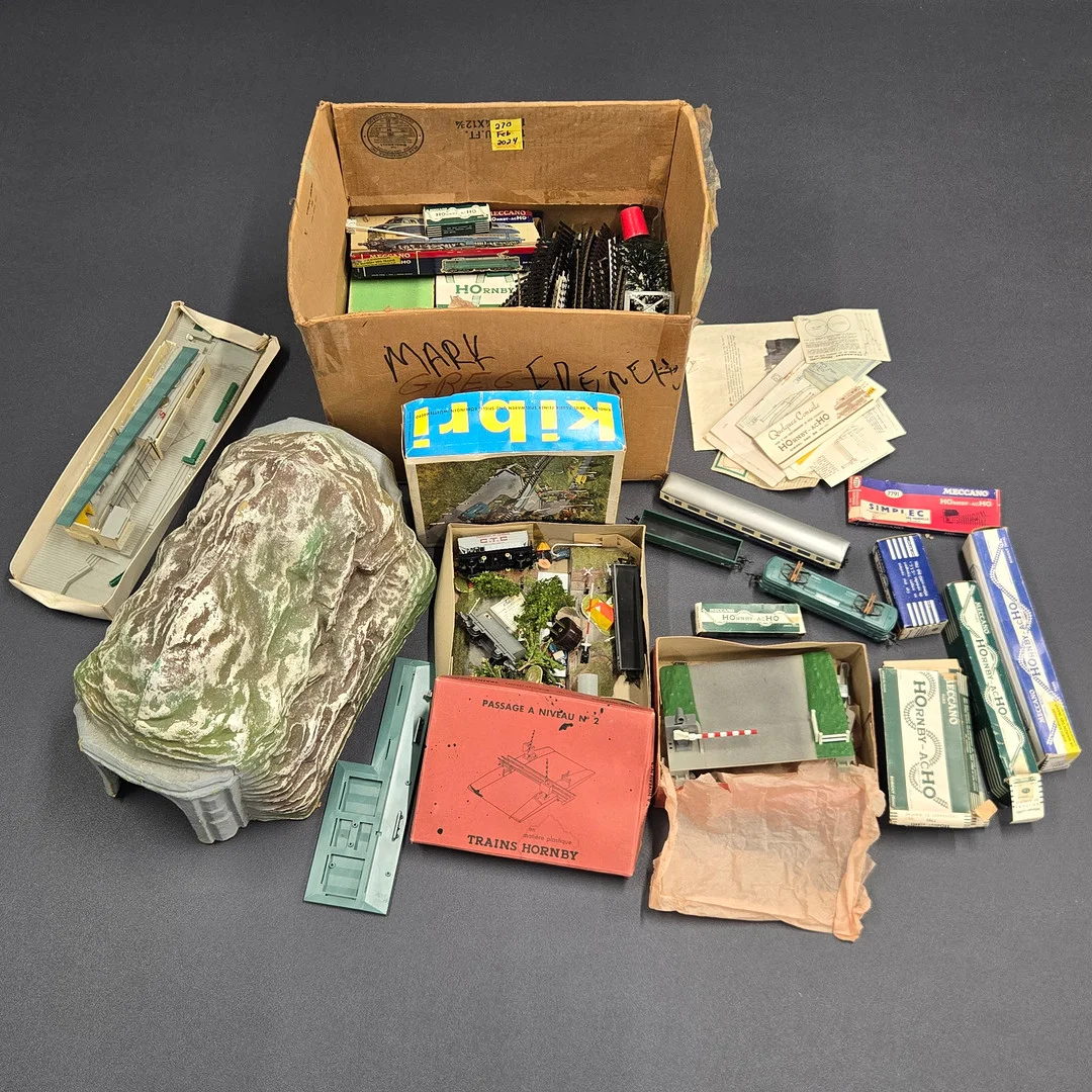 MODEL TRAIN ACCESSORIES. — Model railways — Chalkwell Auctions