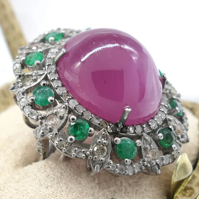 RUBY, EMERALD & DIAMOND dress ring.
