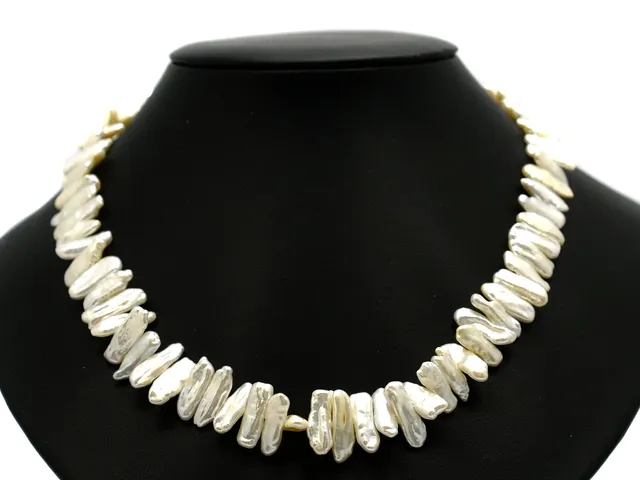 PÄRLCOLLIER, odlade sötvatten L = 42 cm