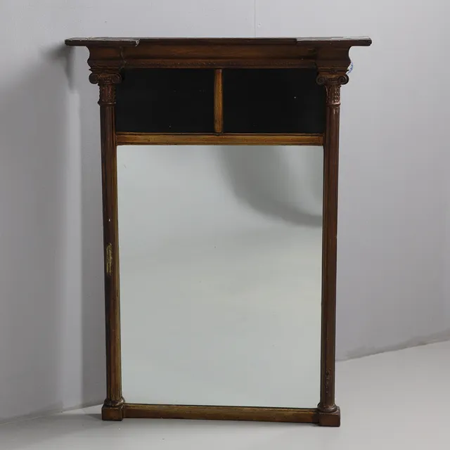 A GILT FRAME PIER MIRROR.