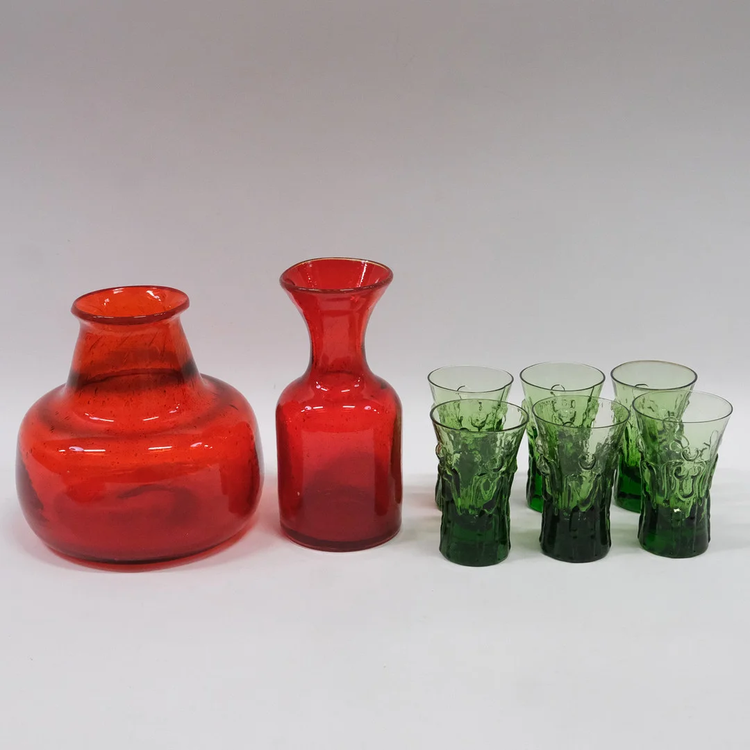 ERIK HÖGLUND. BODA, TVÅ VASER SAMT SEX GLAS. — Art glass — Björnssons Auktionskammare