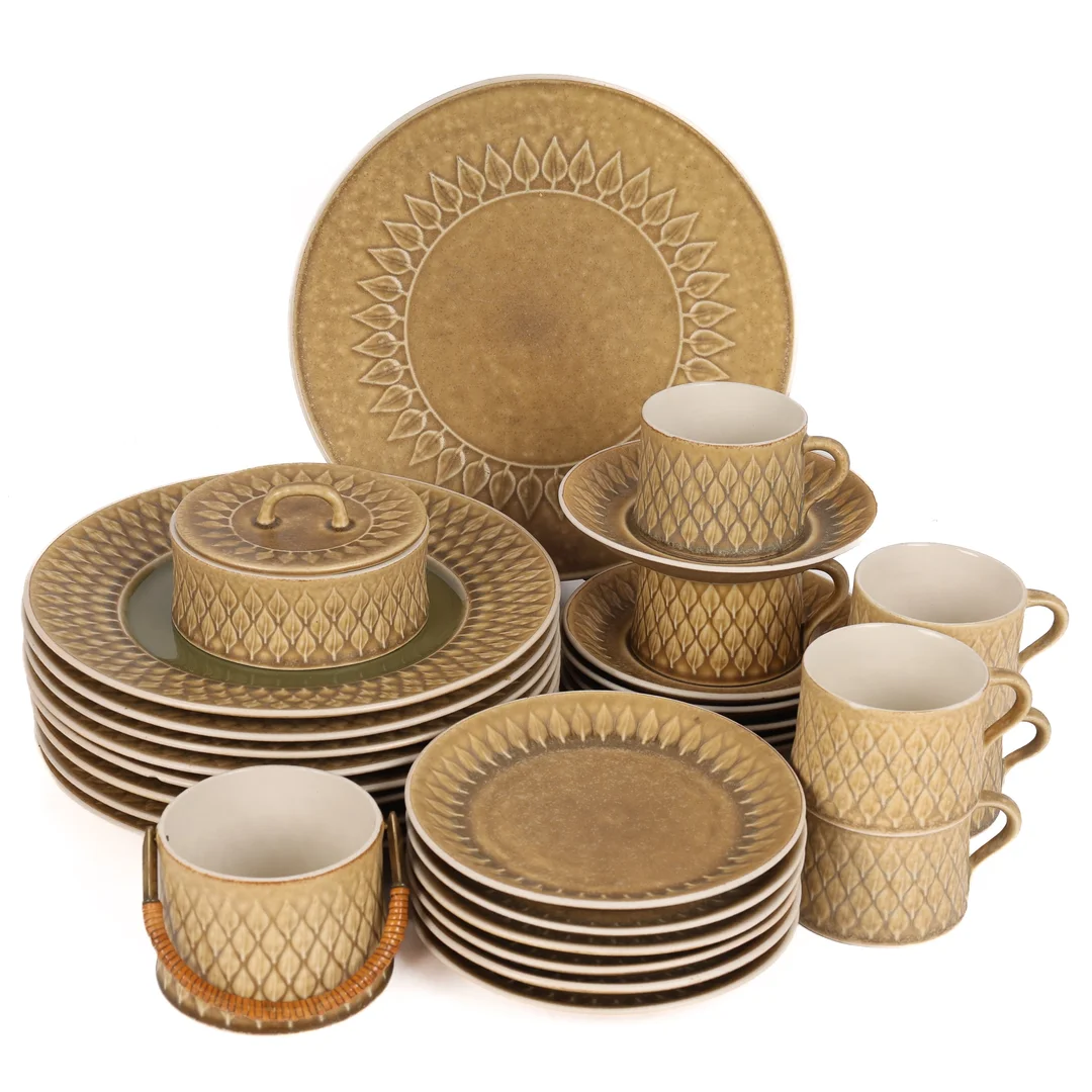 Jens Harald Quistgaard for Kronjyden: Parts for dinnerware 'Relief' (23) — Glass, porcelain and ceramics/Dinnerware, tea sets, coffee sets — Lauritz