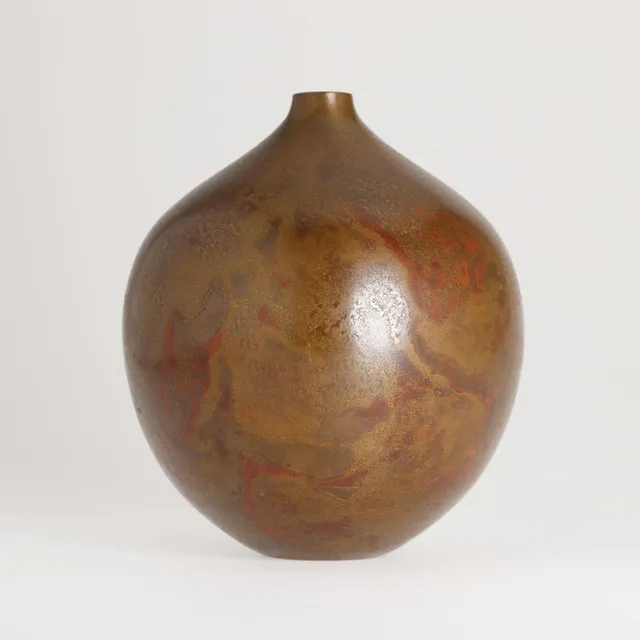 HASEGAWA YOSHIHISA. Gyldenbrun patineret bronze vase, Japan.