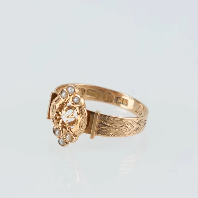 RING, 18K guld, fröpärlor, Ø 15,75, Frans Viktor Syrenius, Åbo 1893.