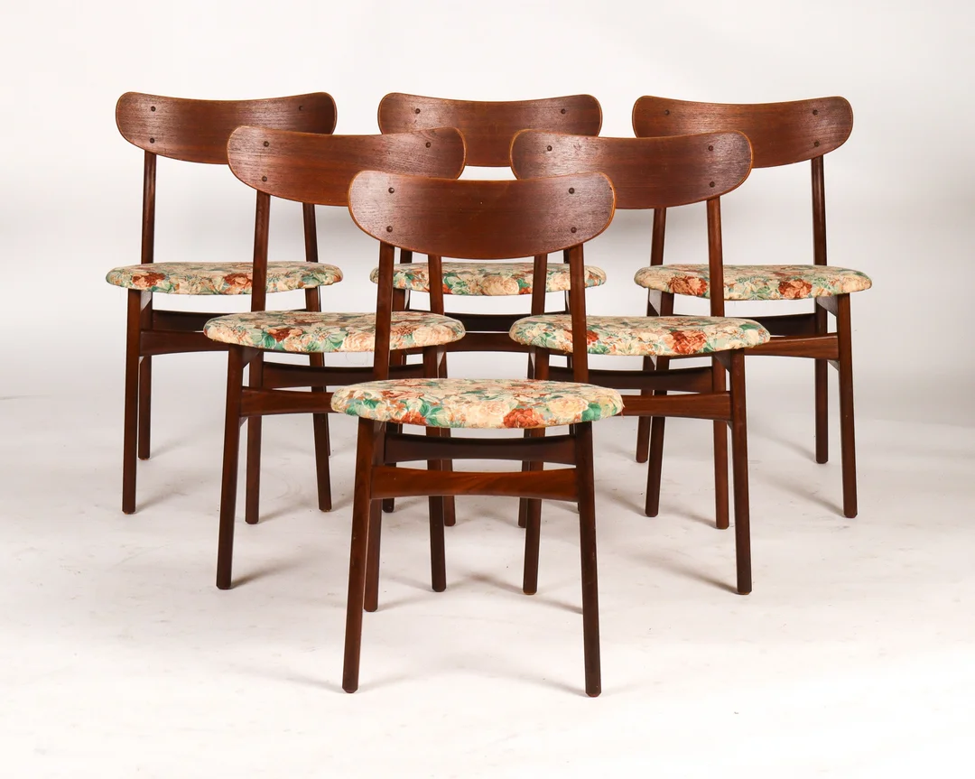 Danish furniture manufacturer, a set of six chairs, teak (6) — Furniture/Chairs — Lauritz