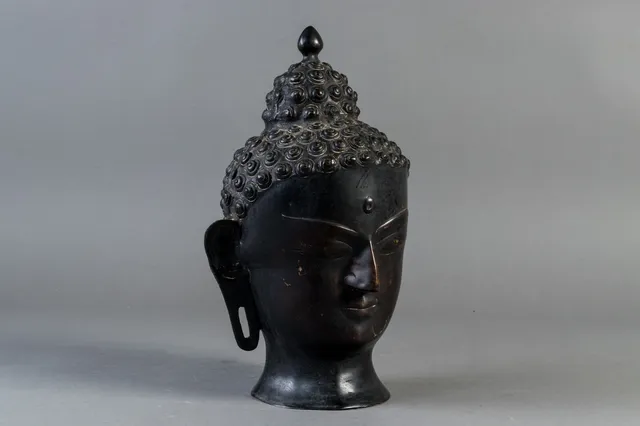 Thailandsk Buddha bronzehoved