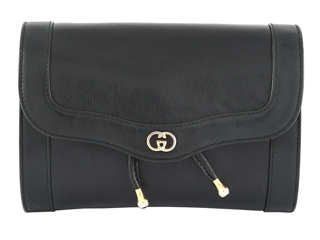 VÄSKA, GUCCI, vintage, svart läder, guldfärgade beslag, 19x13x4cm. — Accessoarer/Väskor — Kaplans