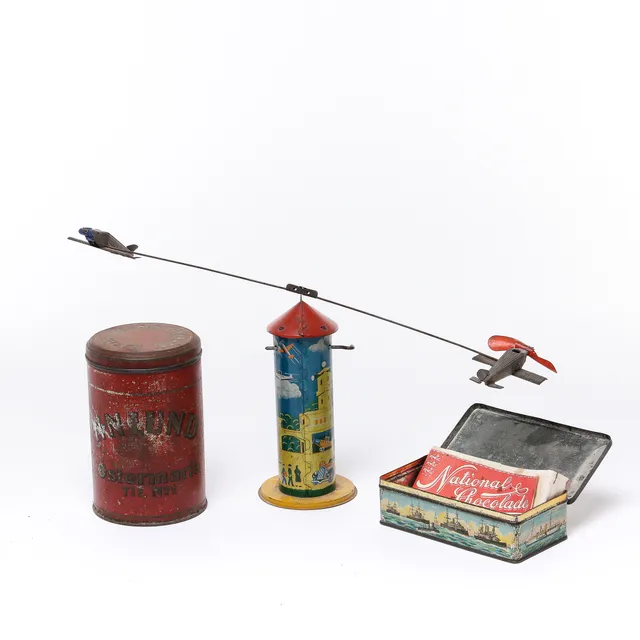 Metal toy/storage box (4)
