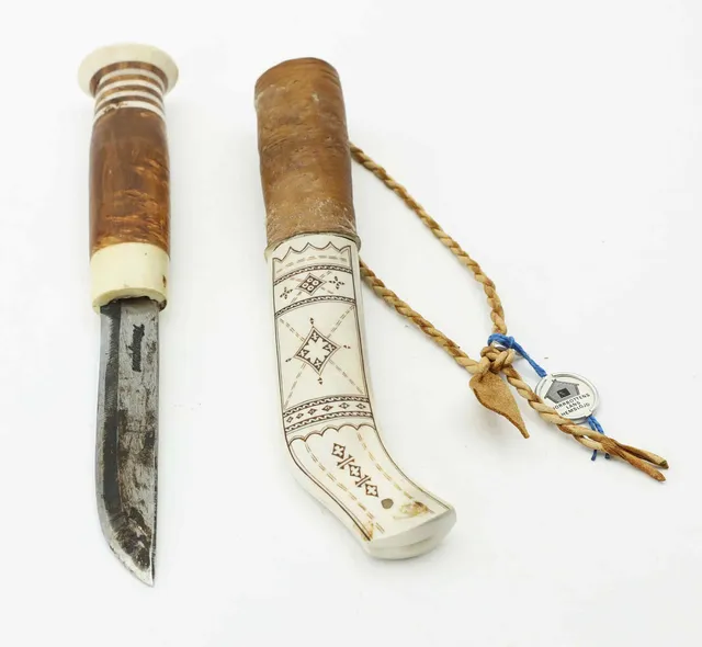 LARS LEVI SUNNA. Kniv, halvhorns, signerad.