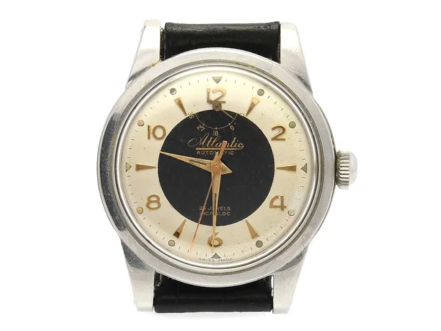 ATLANTIC, herrur, 36 mm, Cal AS 1382 N, Boett nr. 105359, stål, automatisk, plexiglas, gångreservsindikator, skadad urtavla, läderband, ca 1955.