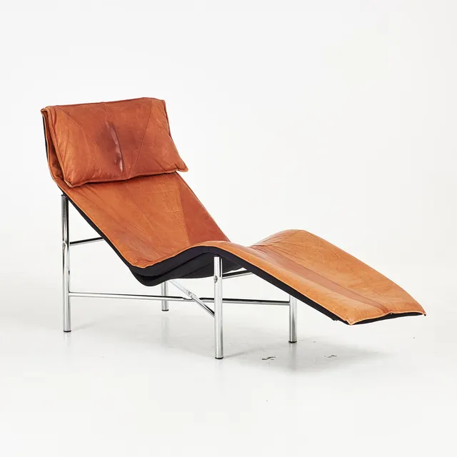 TORD BJÖRKLUND. Vilstol, ”Skye”, Ikea, skinn, kromad metall, 1980-tal.