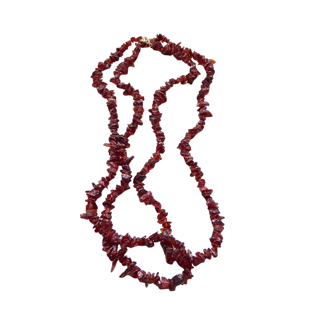 GRANAT-SPLITTER-KETTE MIT 925ER SILBER VERSCHLUSS. — Necklace — Auktionshaus Stuber's Hammerschlag