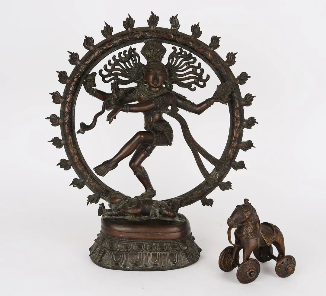 Indian bronze deity and horse from the 19th/20th century. Year (2) — Hobby and collectibles/Asian art — Lauritz