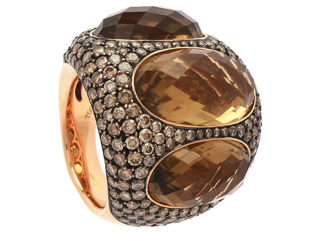 RING, 18K roséguld, fasettslipad rökkvarts, bruna briljantslipade diamanter ca 4,00 ctv, stl 16,5 mm, vikt 26,2 g. — Smycken/Ring — Kaplans