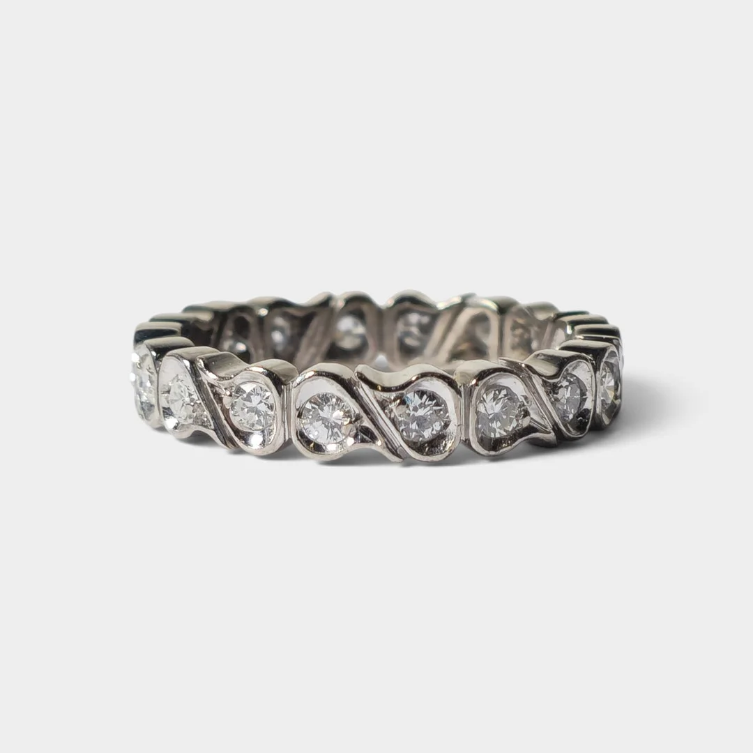 Alianza en oro blanco y diamantes. — Rings — Barcelona Auctions