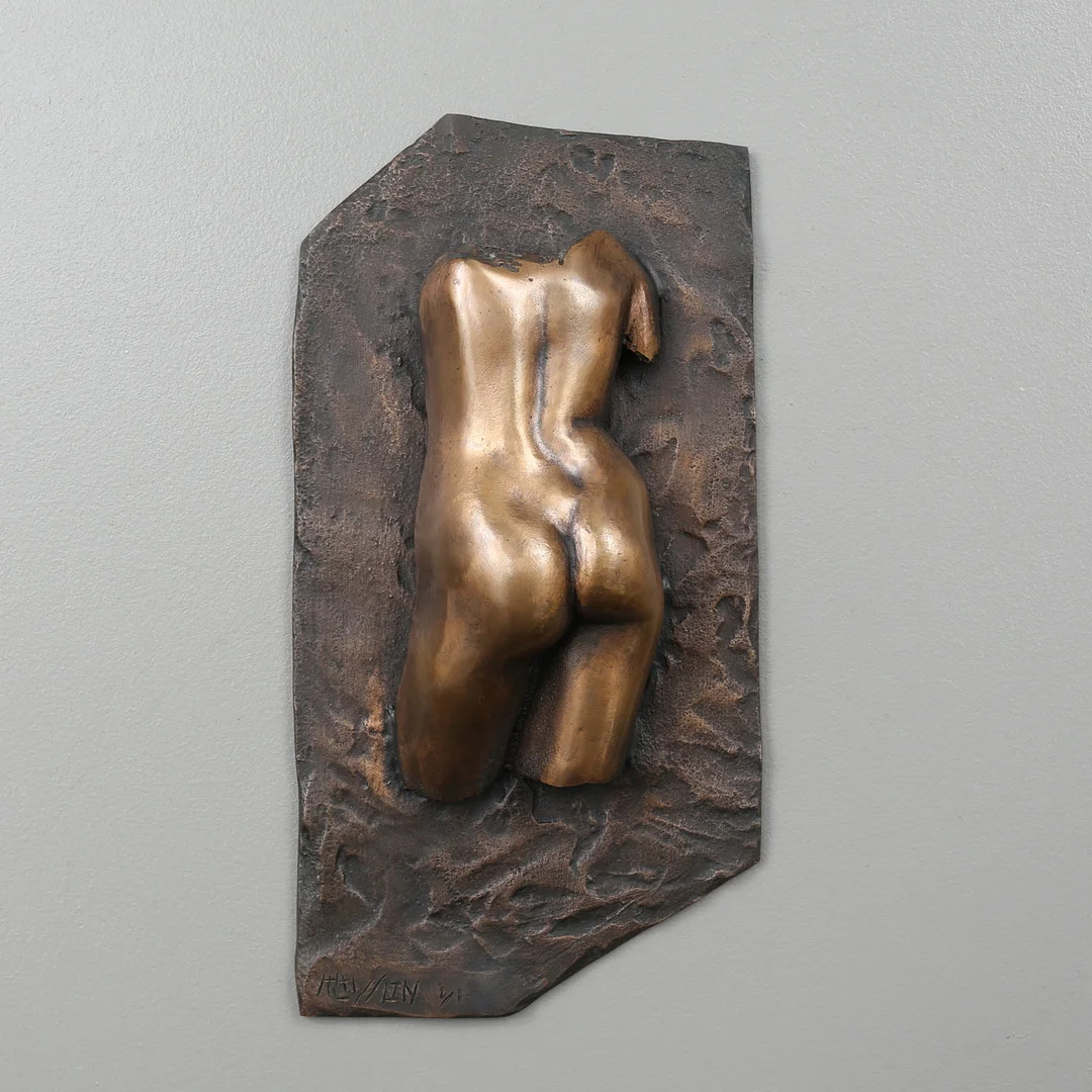 AXEL OLSSON (1919-2001). Torso, bronsrelief, signerad. — Sculptures & Bronzes — Garpenhus Auktioner